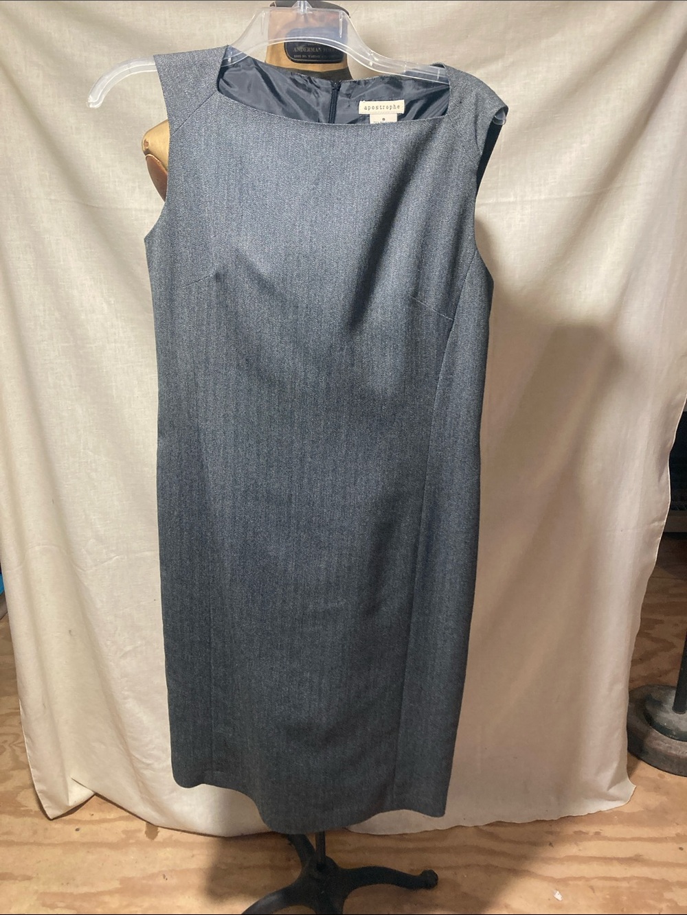 Black and white small herringbone print.